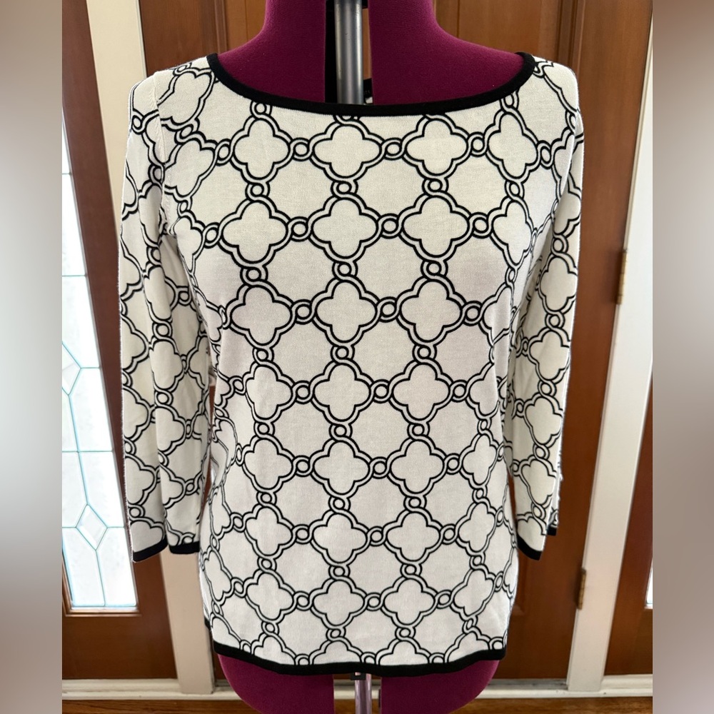 Talbots Three Quarter Sleeve Button Cuff Sweater Geo Print